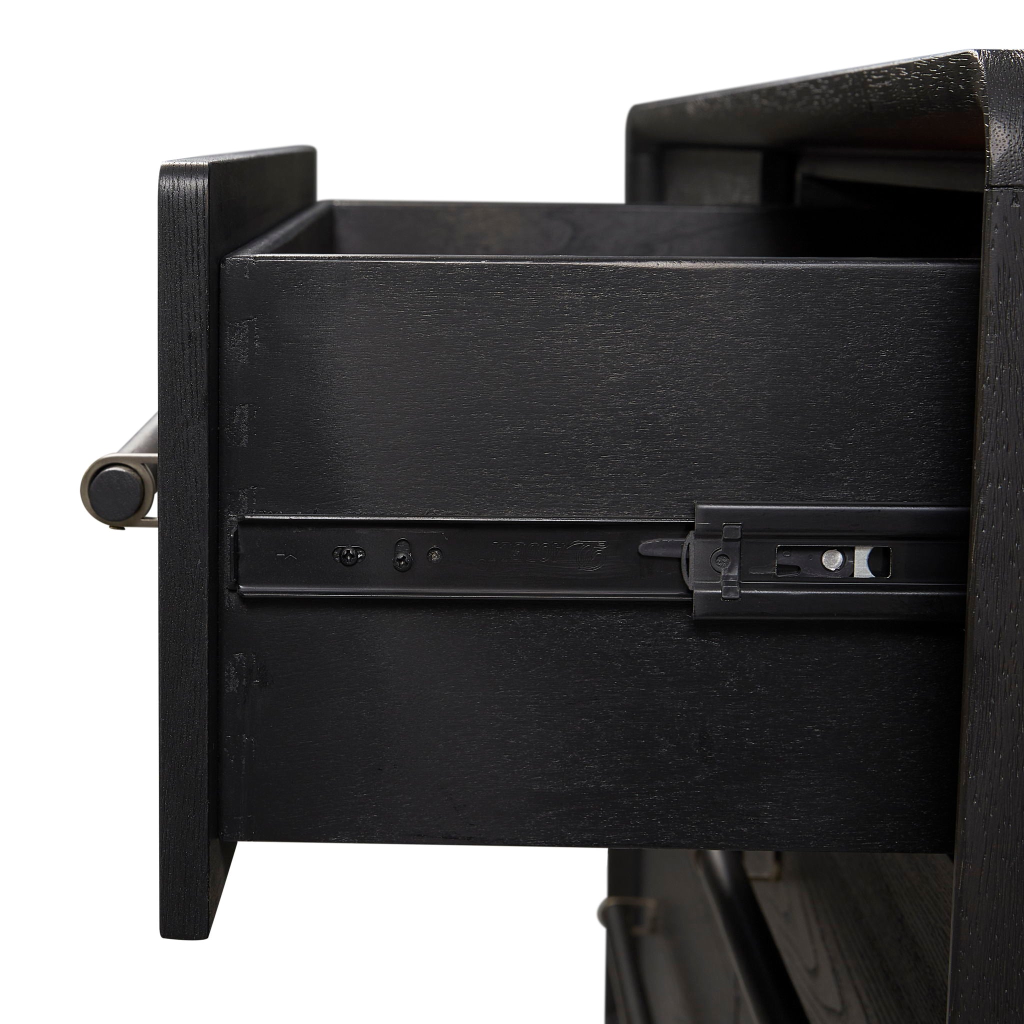 Elure - Dresser