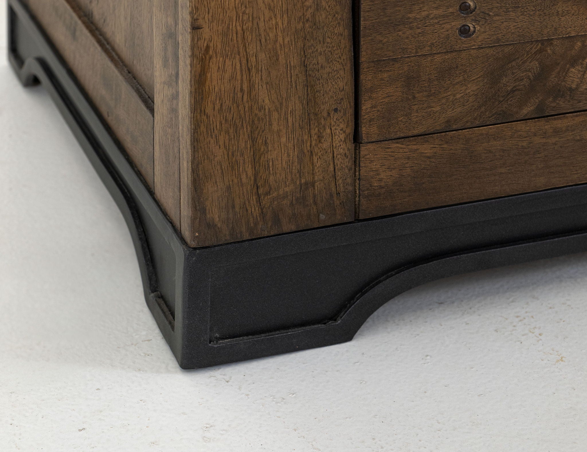 Parota III - Nightstand - Barrel Brown