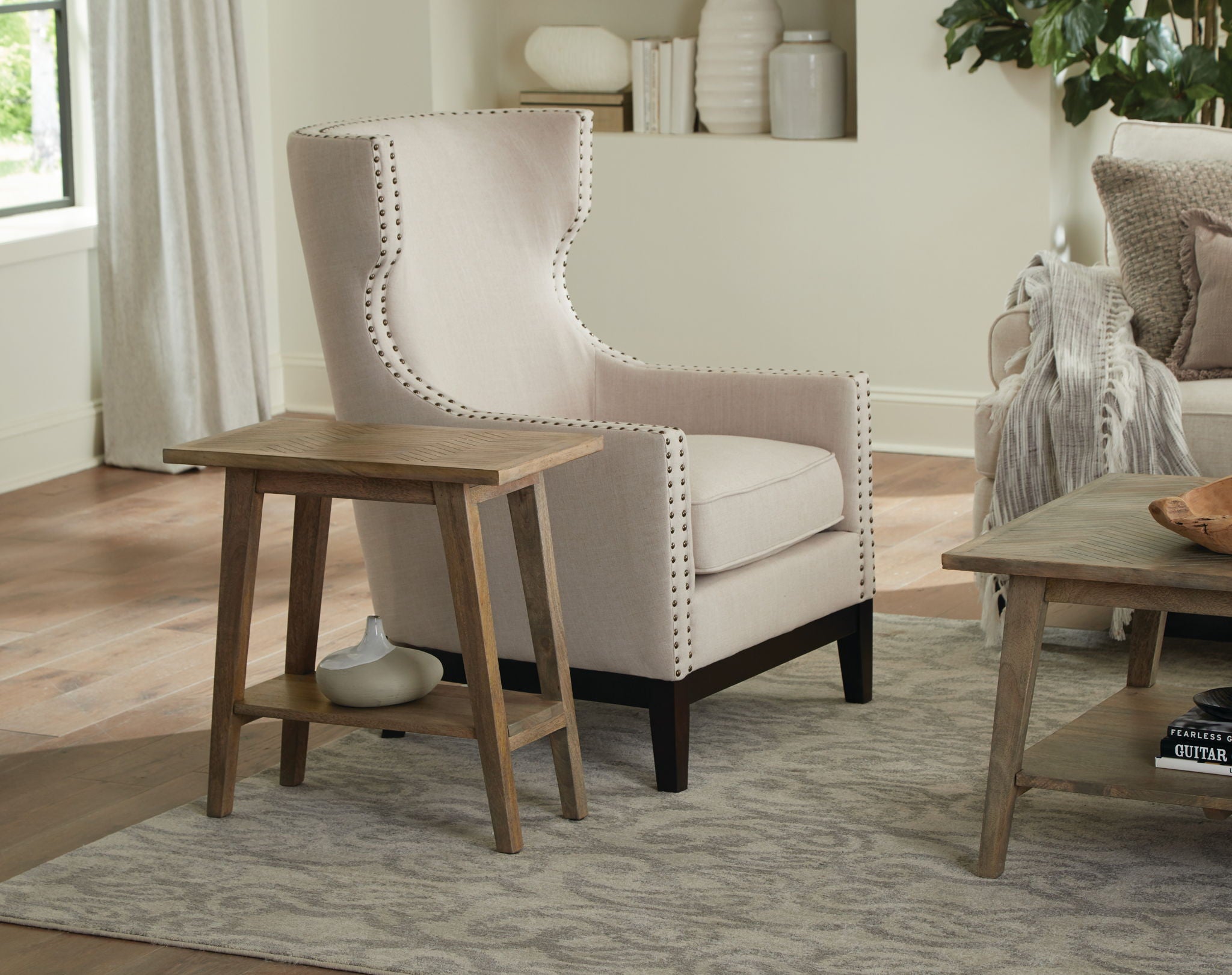 Milani - Table