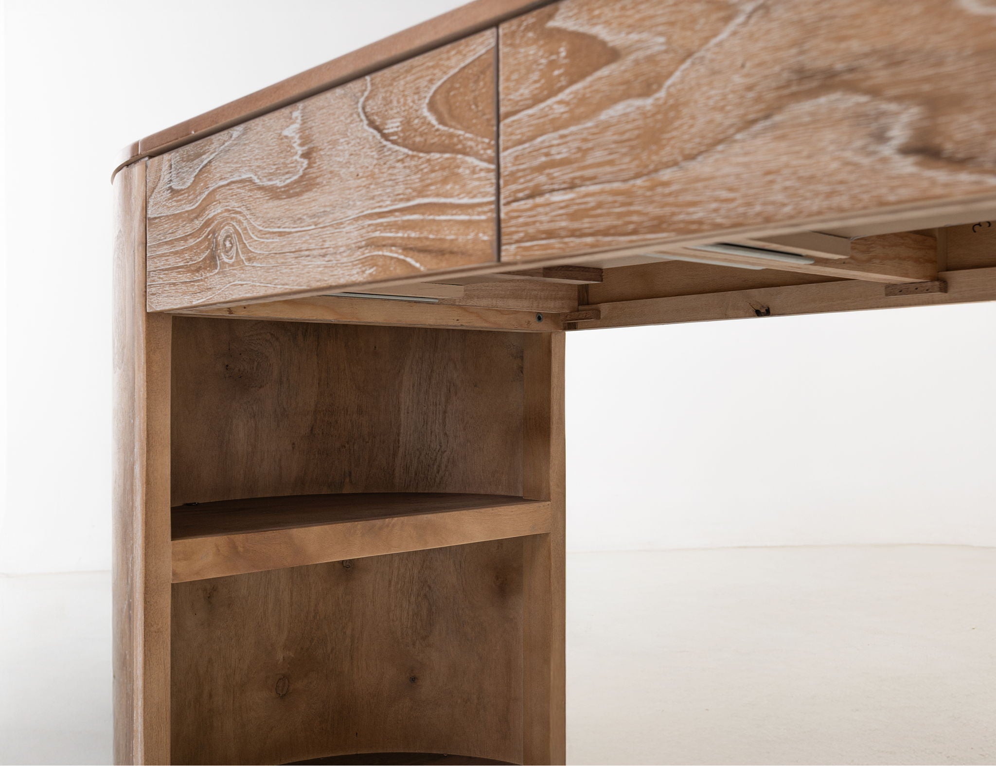Balam - Desk