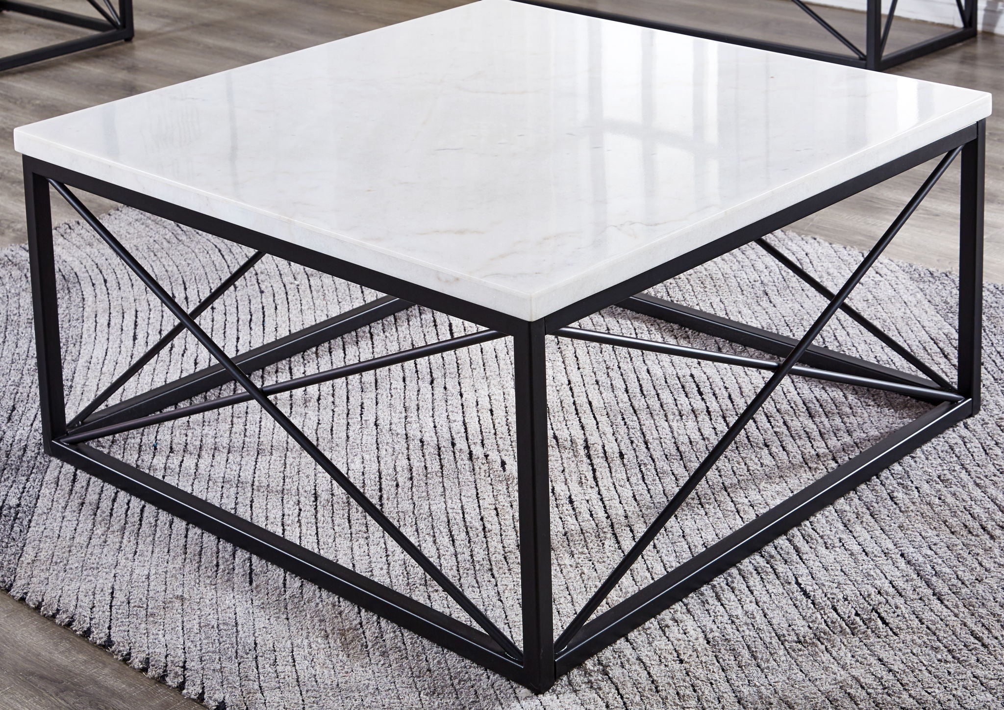 Skyler - Table