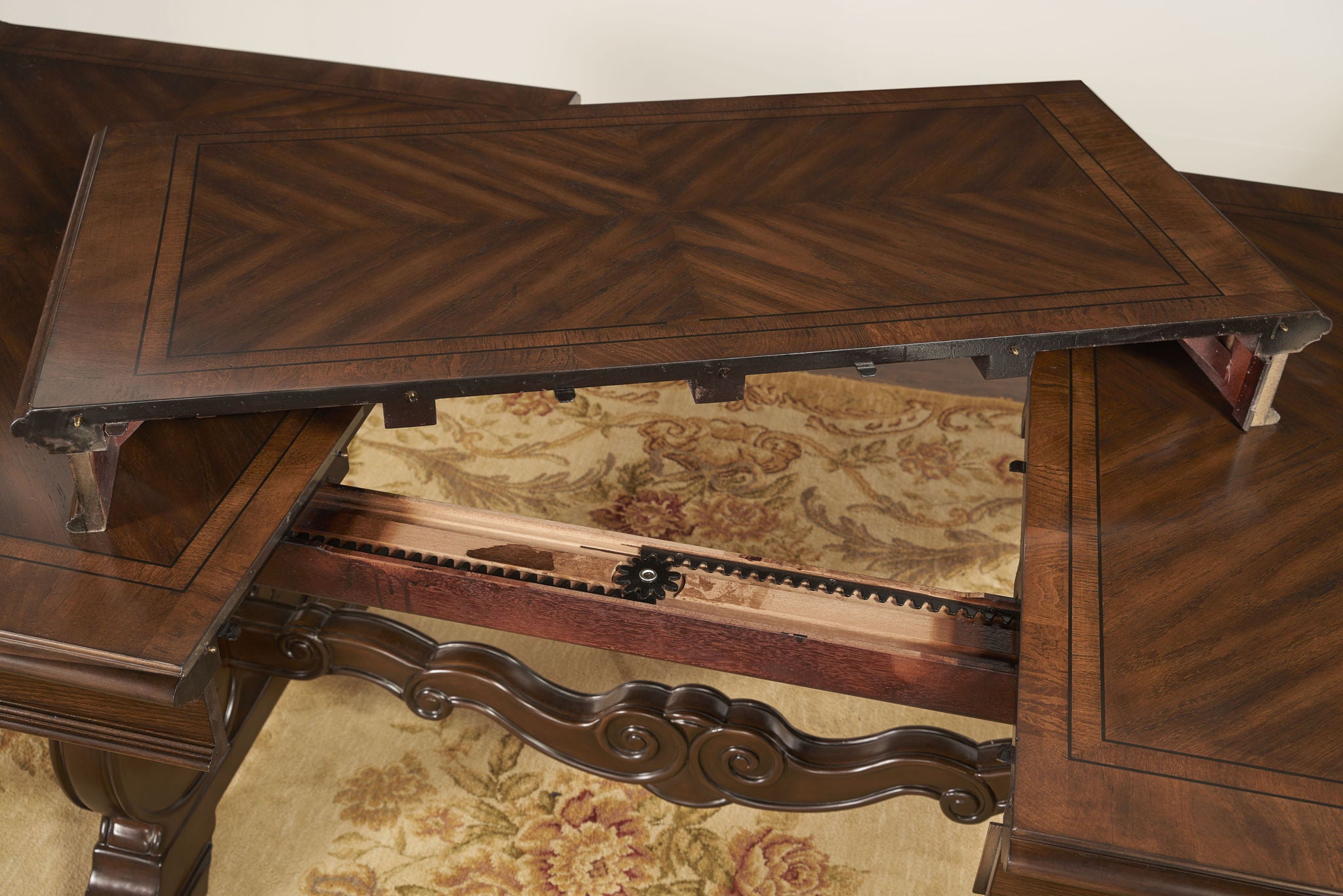 Royale - Dining Table - Dark Brown