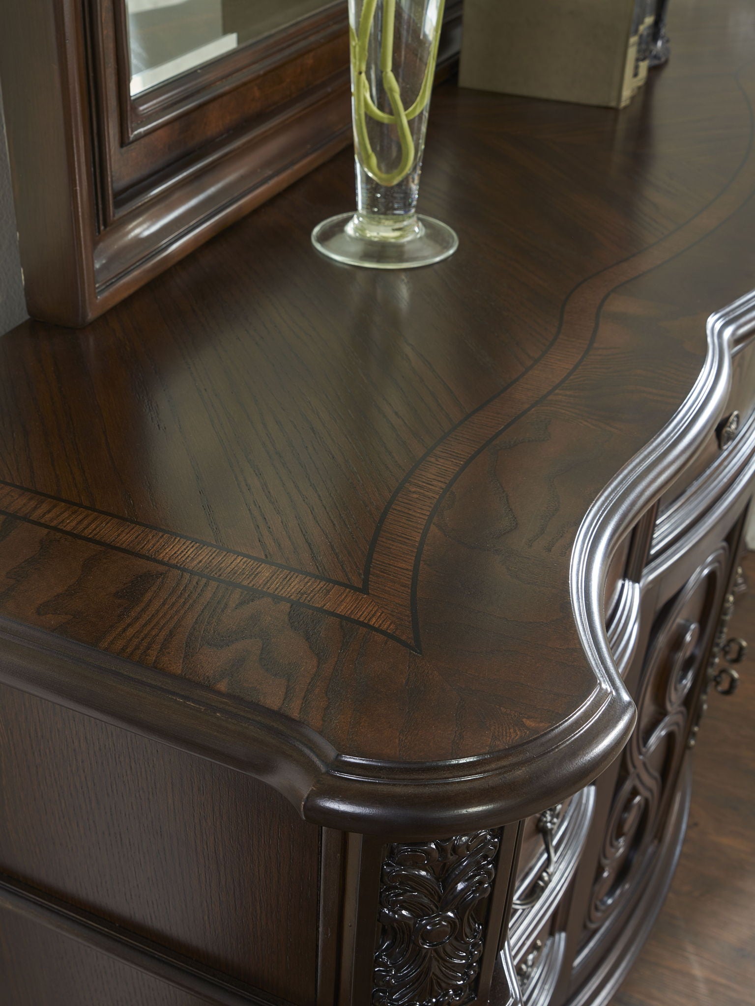Royale - Dresser
