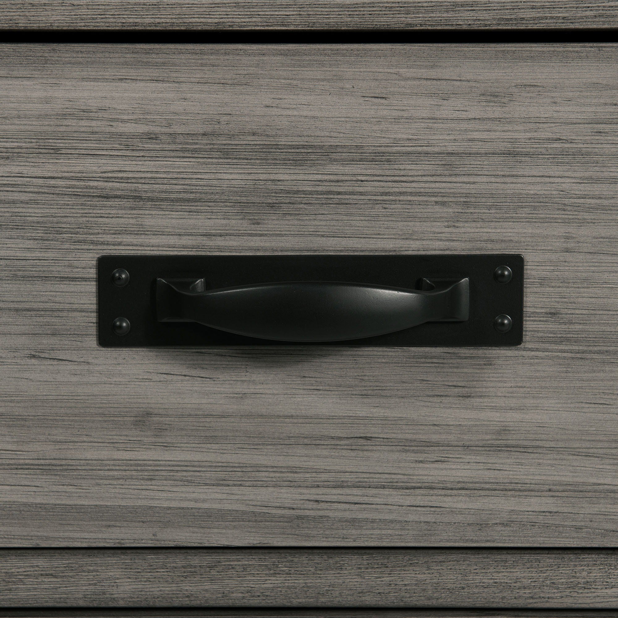 Wade - 7-Drawer Dresser