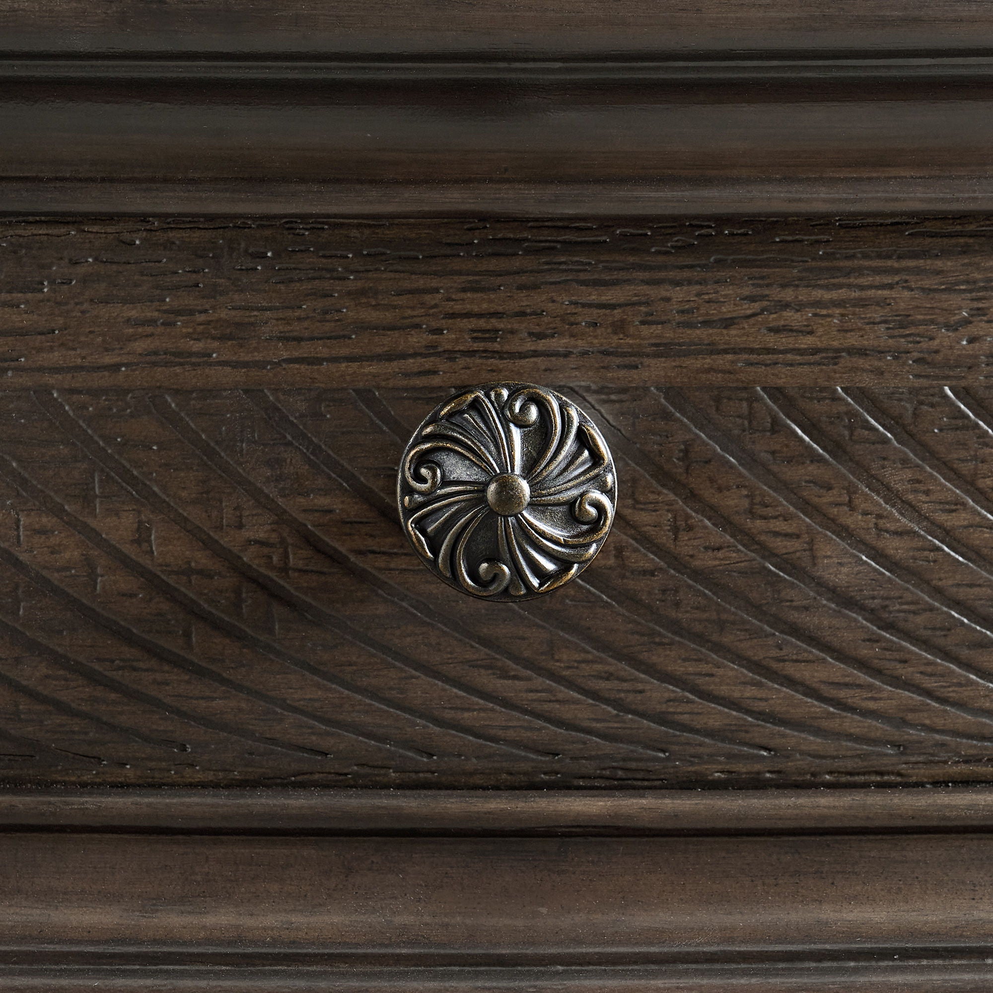 Brunswick - 7-Drawer Dresser
