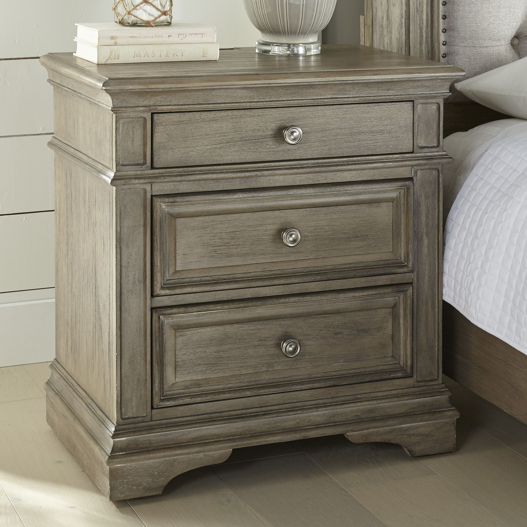 Highland Park - Accent Nightstand