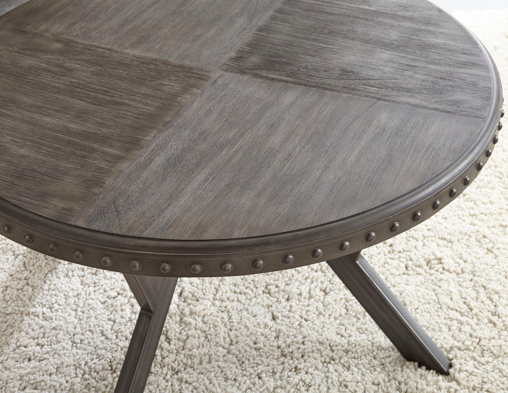 Alamo - Round Table