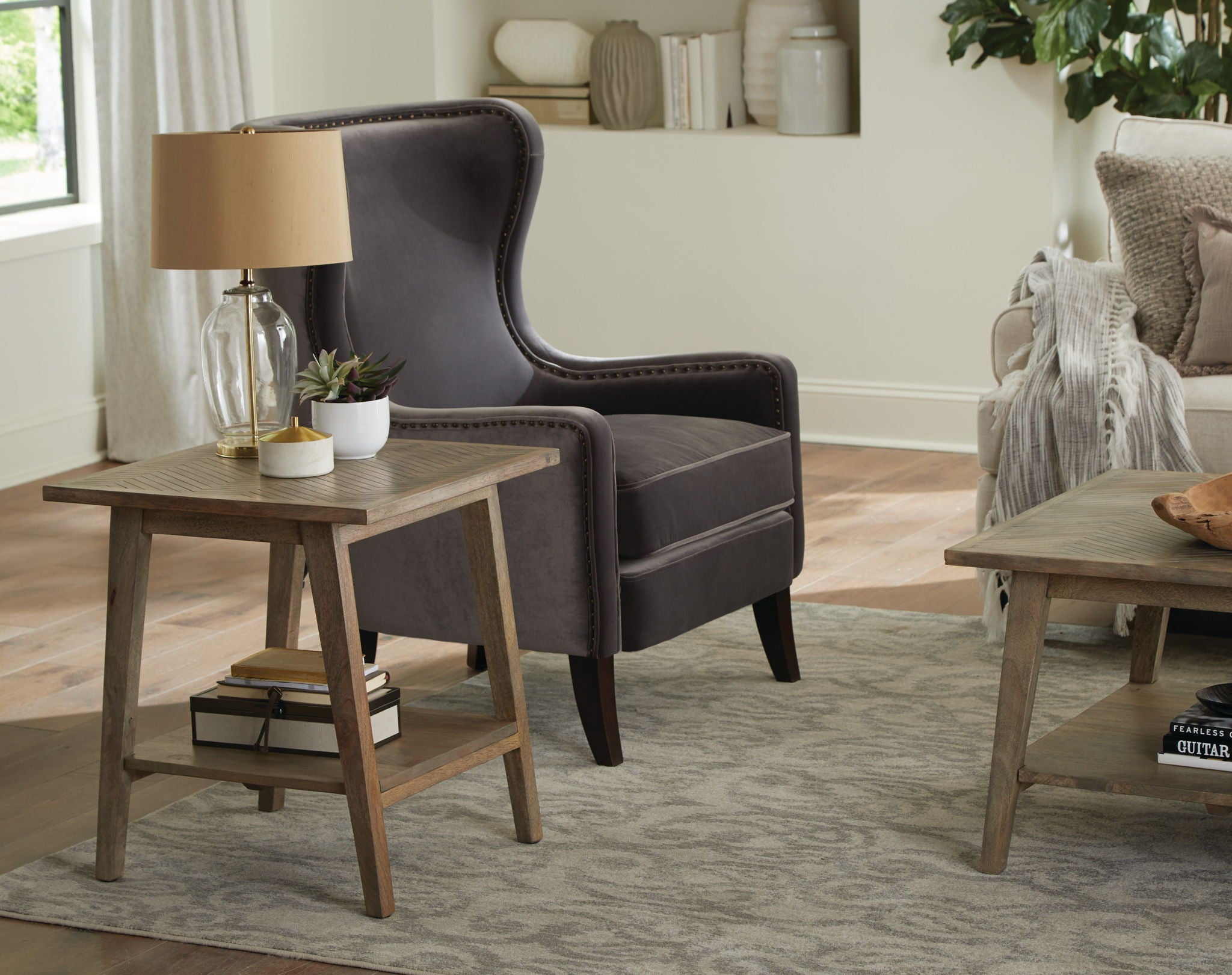 Milani - Table
