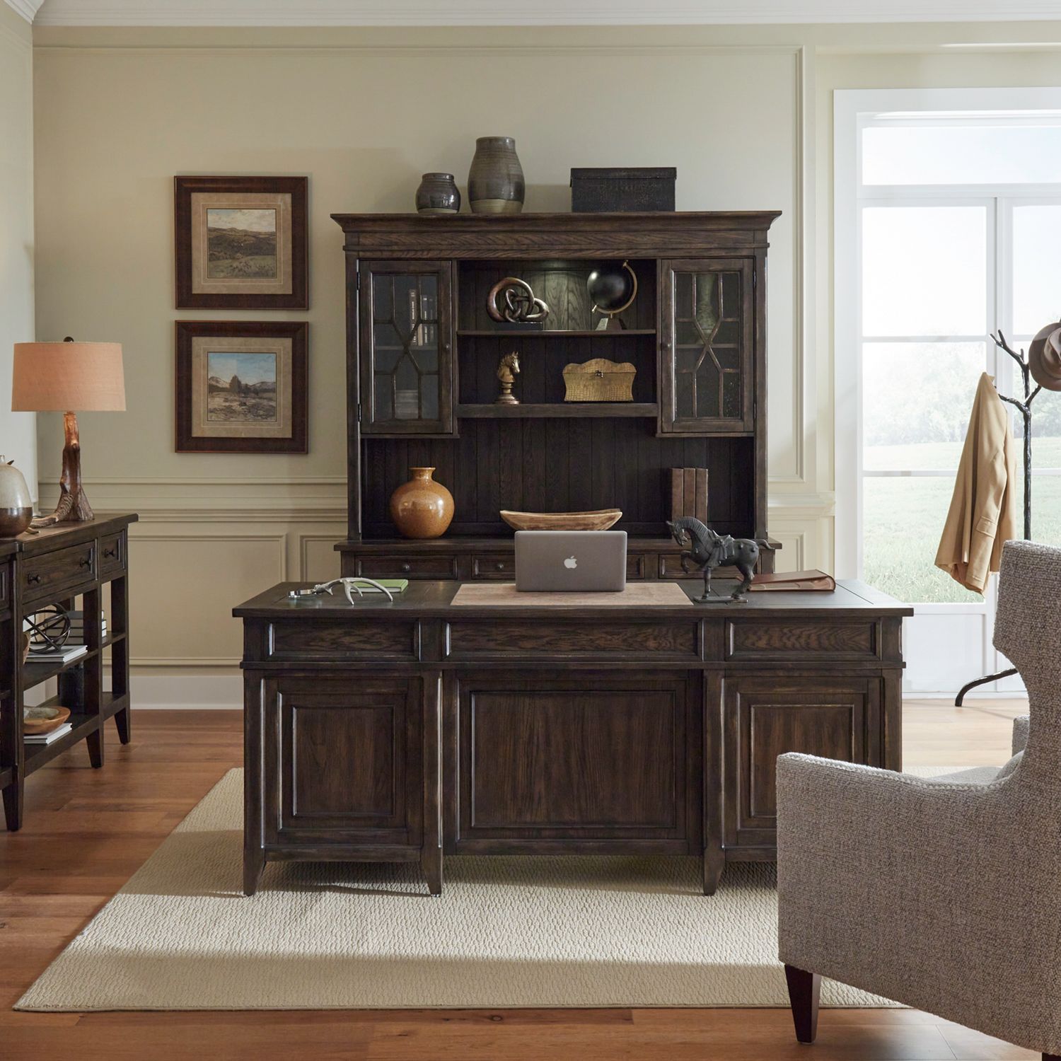 Paradise Valley - 5 Piece Executive Set - Brown