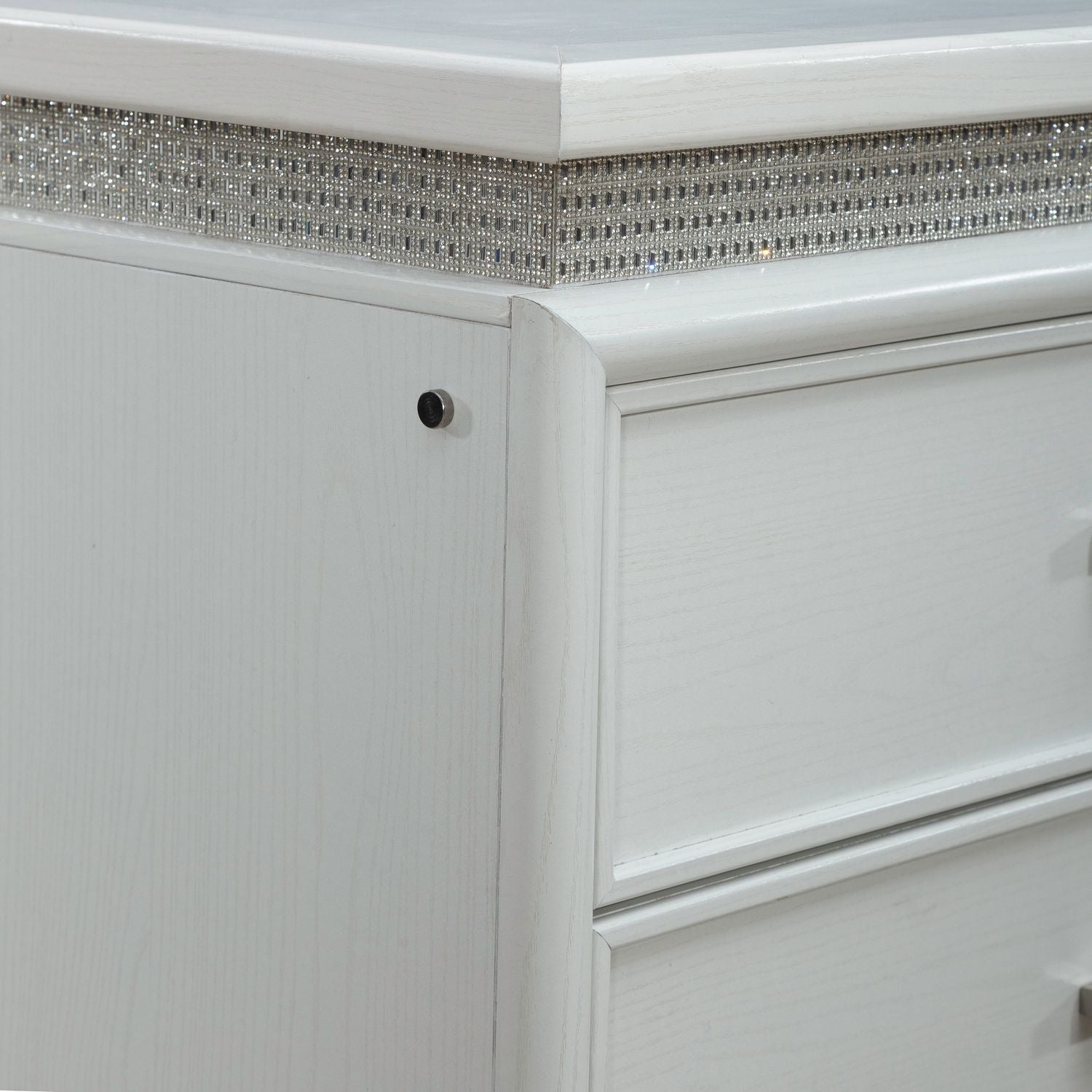 Reflections - 5 Drawer Chest With Lights